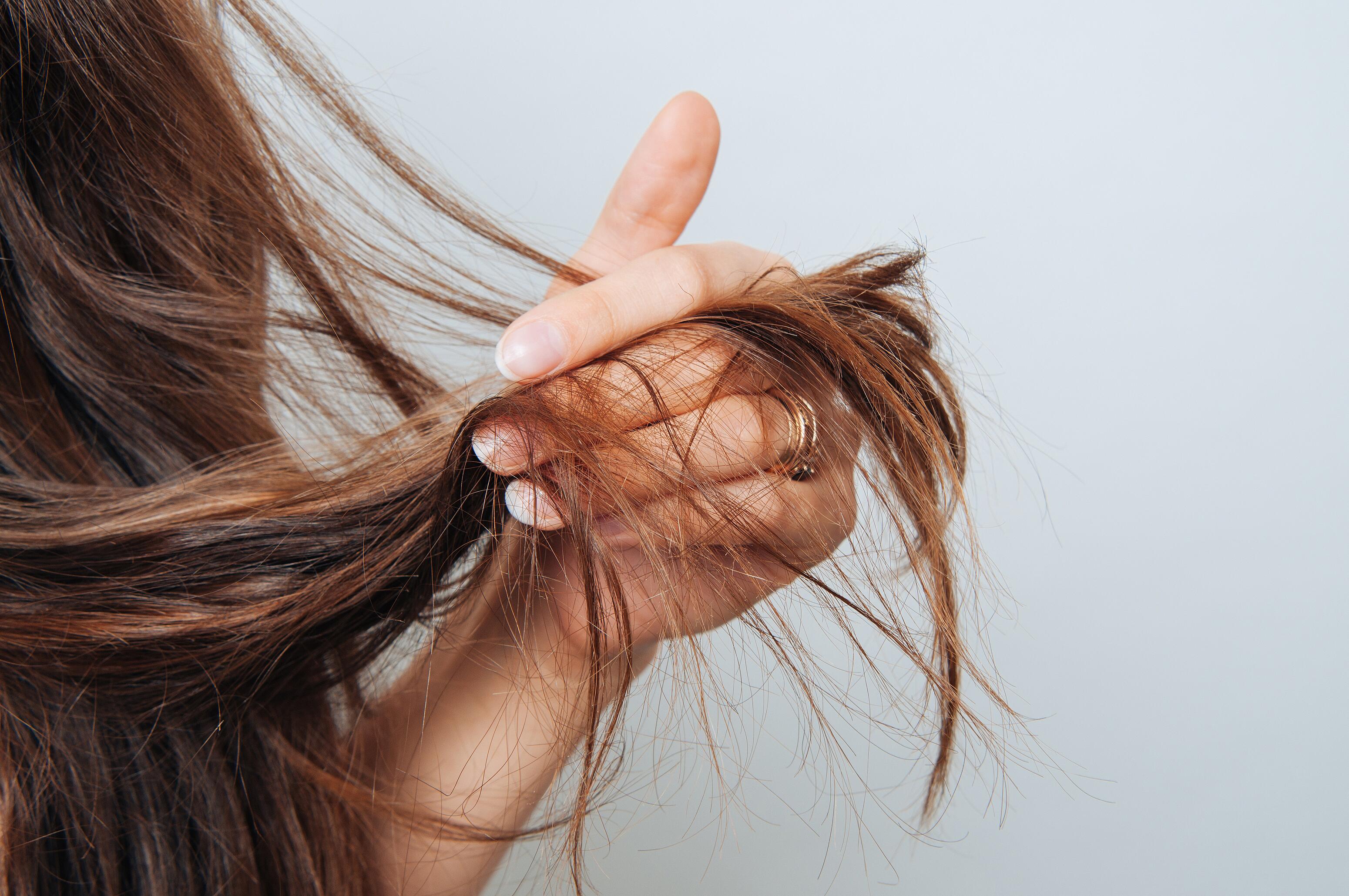 Chute de cheveux anormale chez la femme
